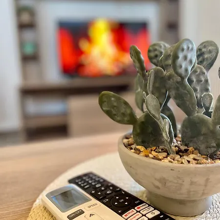 Mountain Escape In Life By Si * 班斯科