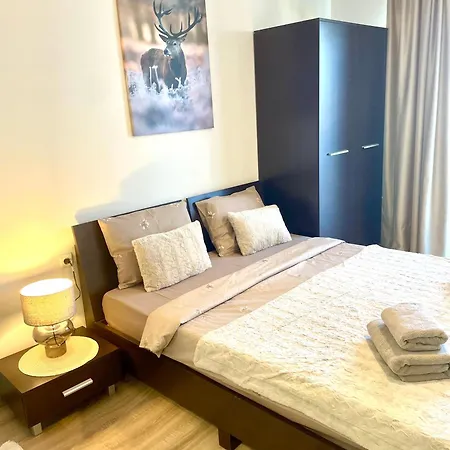 Mountain Escape In Life By Si 班斯科