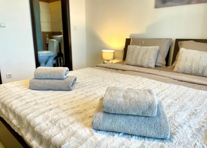 Mountain Escape In Life By Si バンスコ